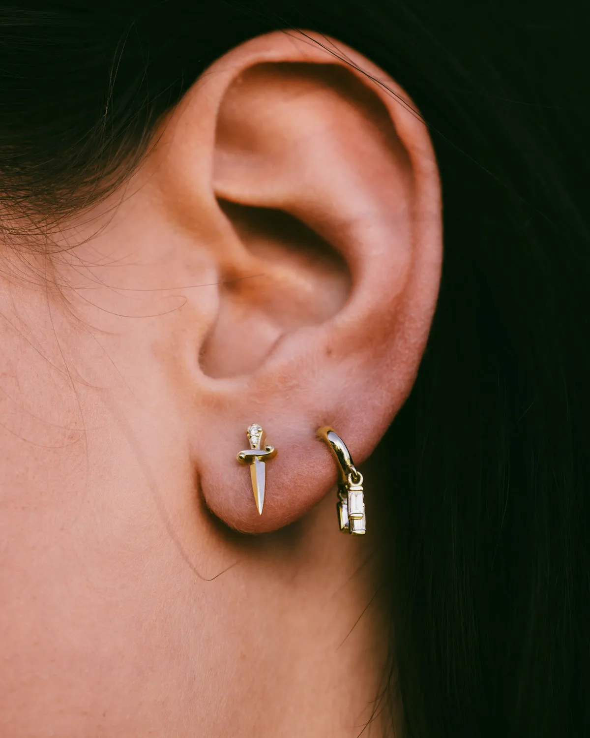 0.25CTW NATURAL DIAMOND DAGGER EARRINGS