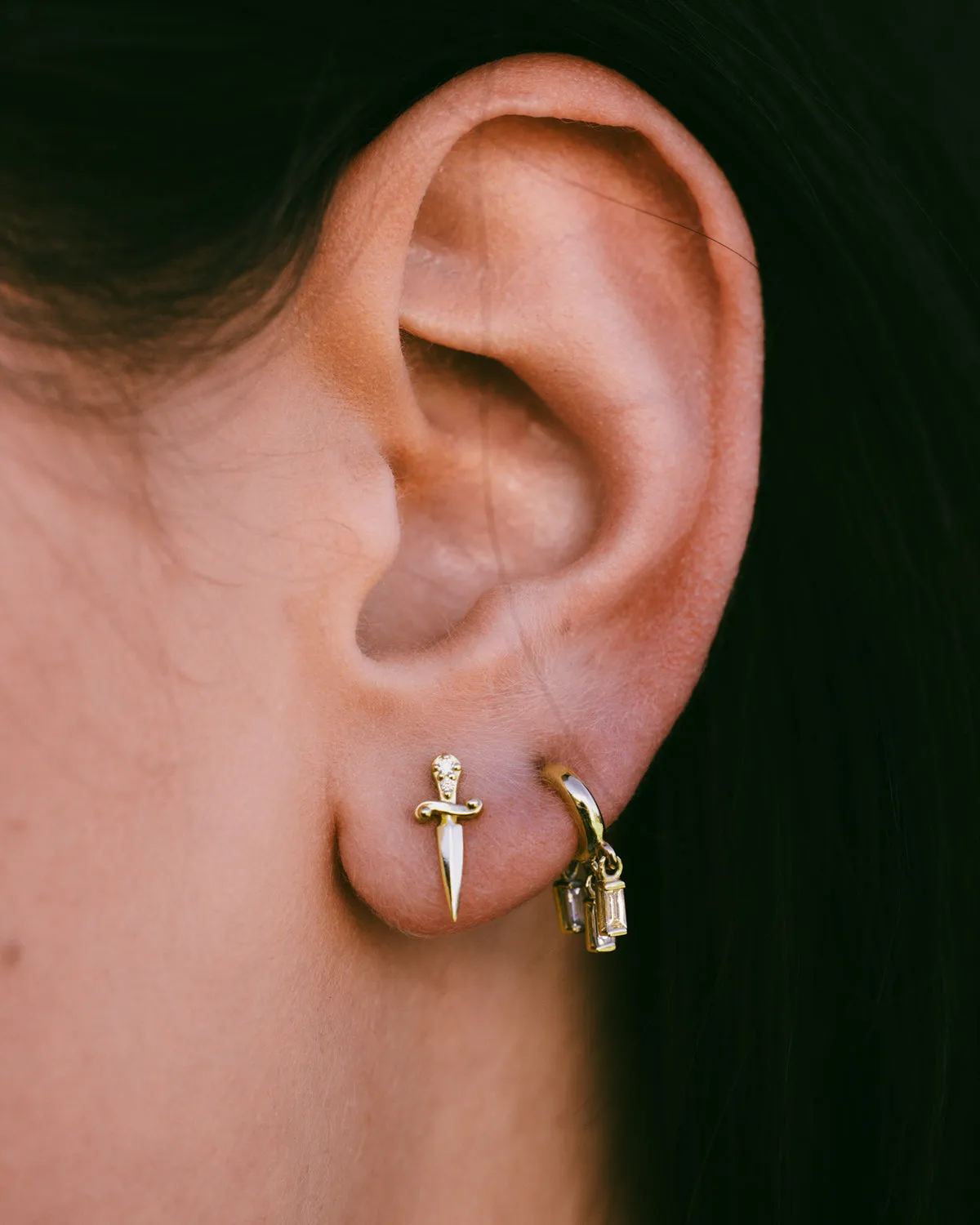 0.25CTW NATURAL DIAMOND DAGGER EARRINGS