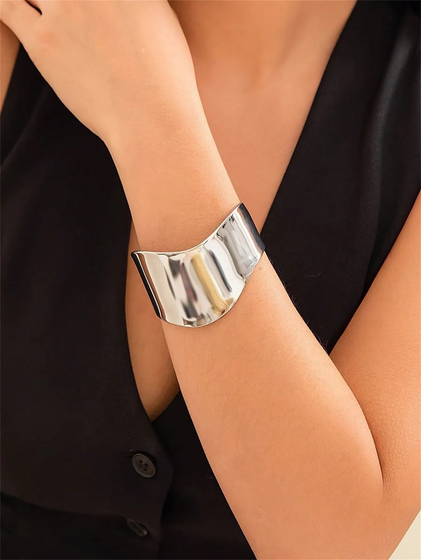 1pc Fashion Minimalist Niche Asymmetrical Wavy Bangle