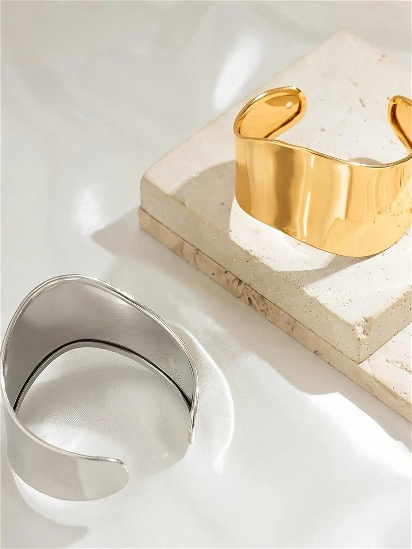 1pc Fashion Minimalist Niche Asymmetrical Wavy Bangle
