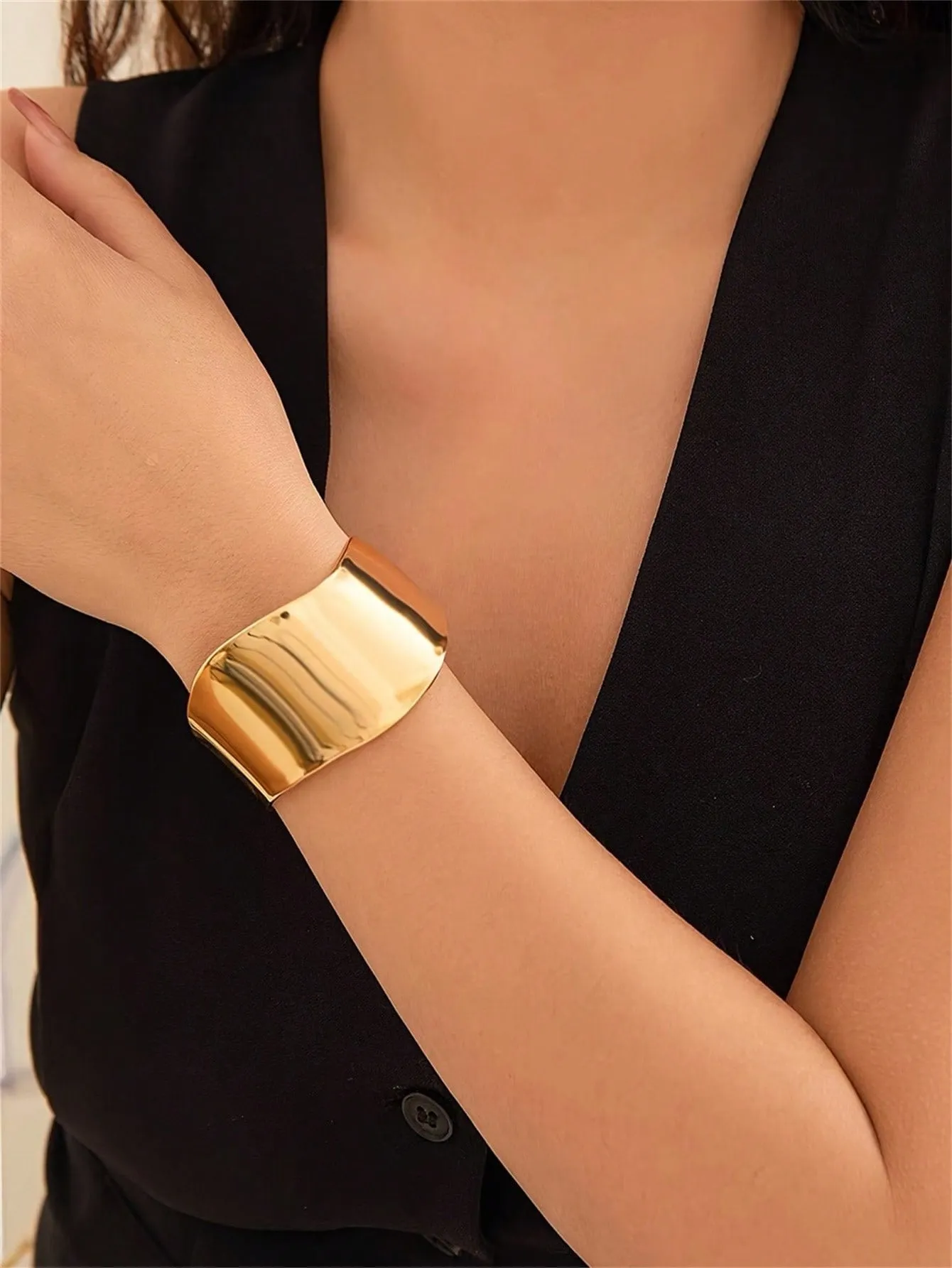 1pc Fashion Minimalist Niche Asymmetrical Wavy Bangle