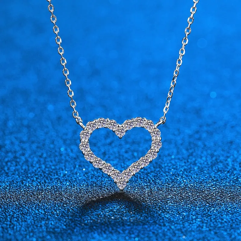 2CT VVS1 Moissanite Diamond Heart Pendant Necklace