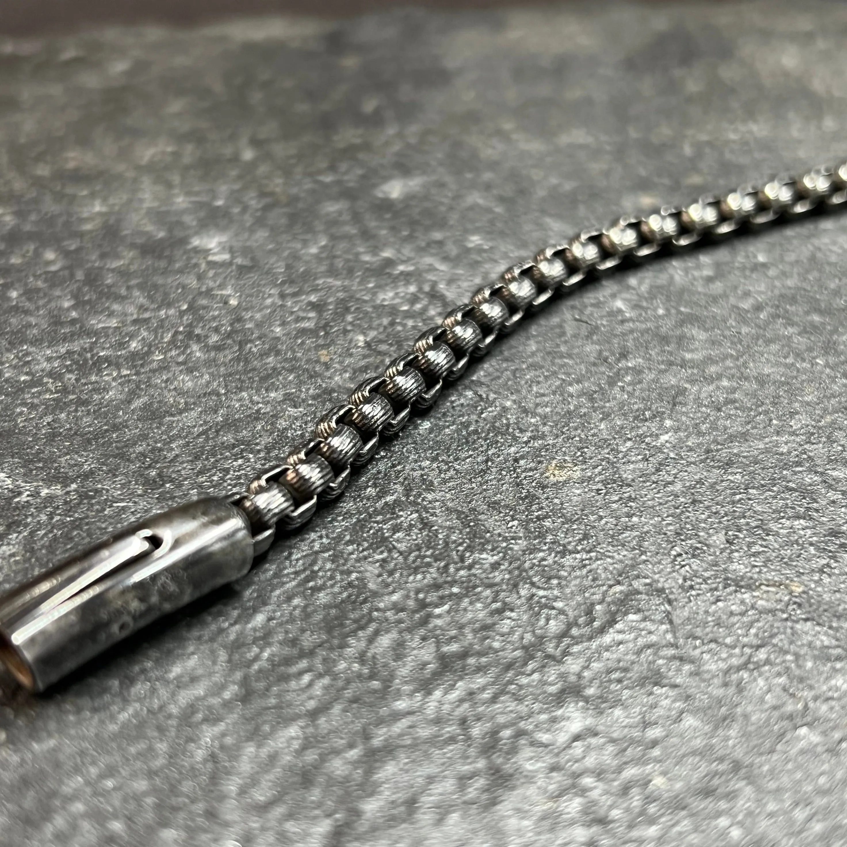 6mm Textured box chain bracelet in Stainless steel oxidized finish