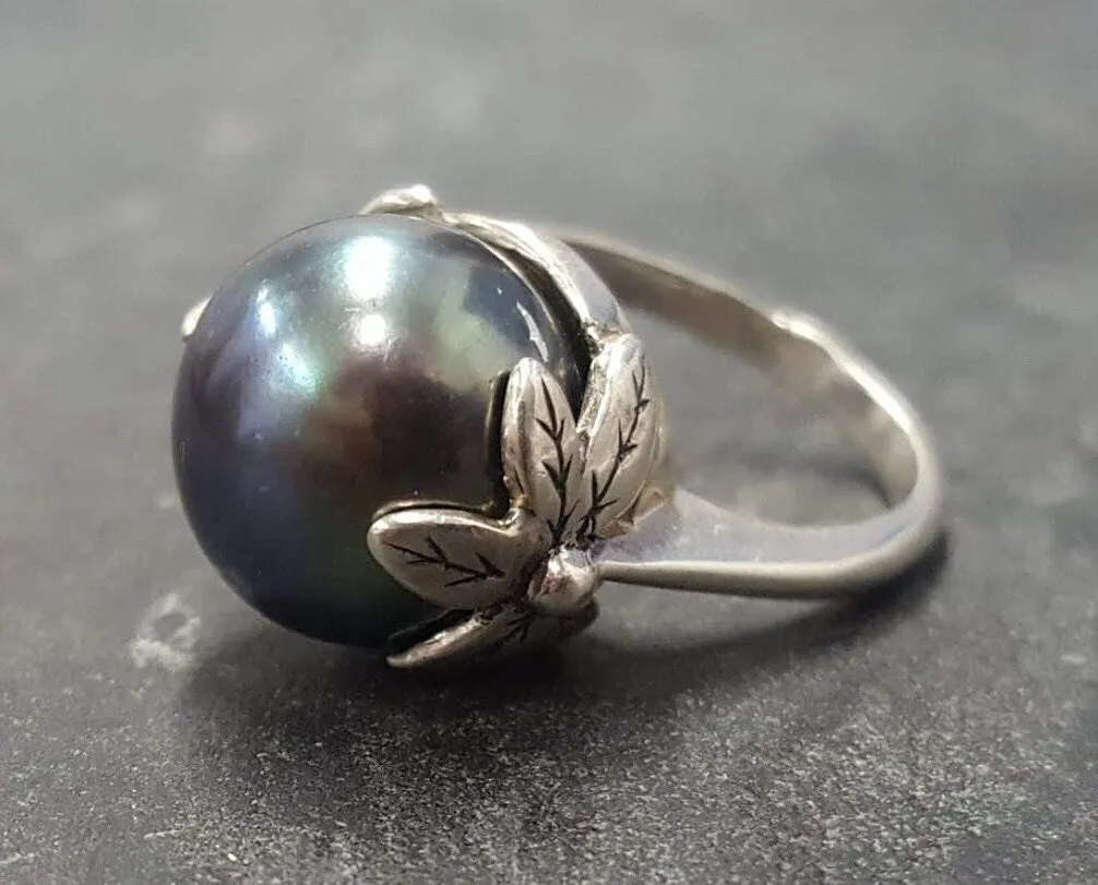 Black Pearl Ring - Natural Pearl Ring - Vintage Leaf Ring