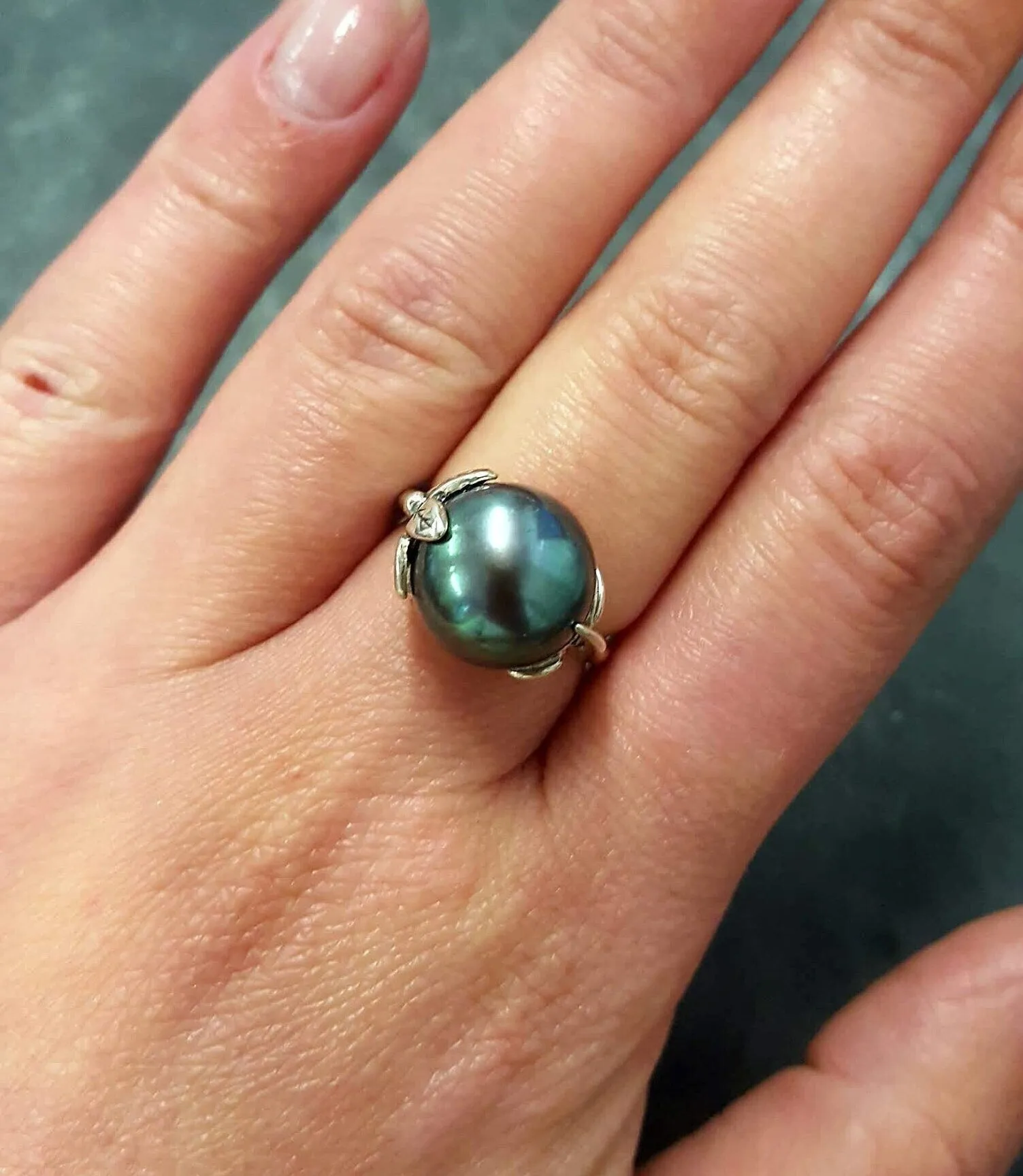 Black Pearl Ring - Natural Pearl Ring - Vintage Leaf Ring