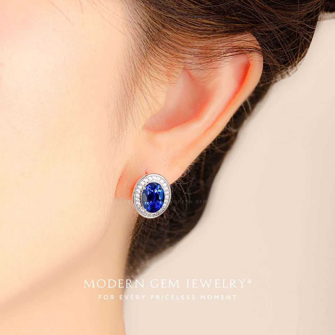 Blue Sapphire Stud Earrings in 18K White Gold