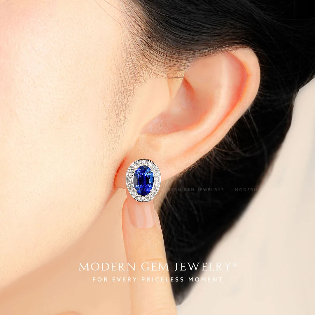 Blue Sapphire Stud Earrings in 18K White Gold