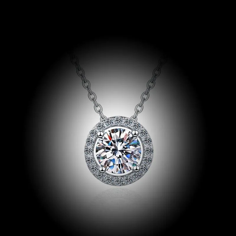 Certified Moissanite 0.5-2CT VVS Brilliant Moissanite Diamond Halo Pendent