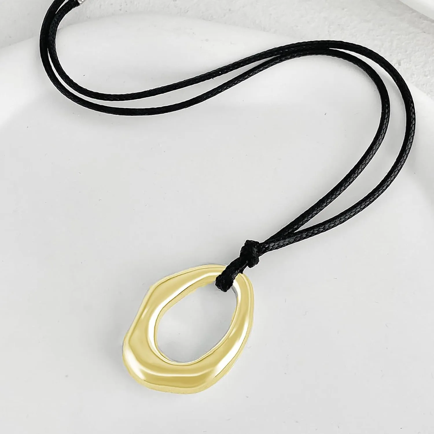 Chunky Gold Necklaces for Women Gold Statement Necklace Trendy Black Rope Choker Necklaces Long Silver Chunky Charm Necklace Irregular Hollow Pendant Necklace Summer Jewelry