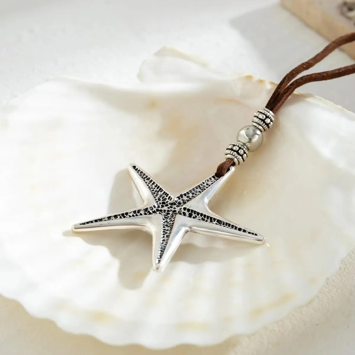 Conch Shell Necklace for Women Gold Silver Starfish Layered Necklace Big Seashell Choker Necklaces Large Conchs Shell Statement Necklaces Summer Ocean Beach Jewelry