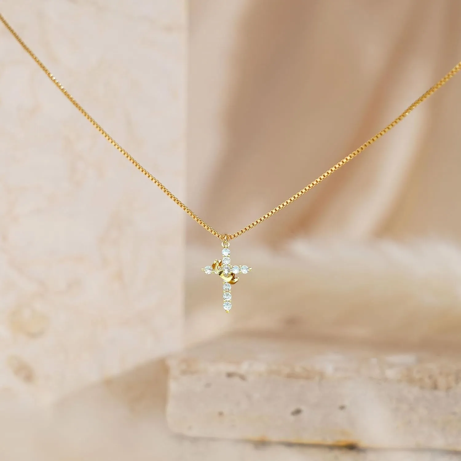 Cross Necklace for Women, Dainty Gold Necklace Cross 14k Gold Cross Necklaces for Women Trendy Diamond Crown Cross Choker Pendant Necklaces Religious Christian Baptism Faith Jewelry