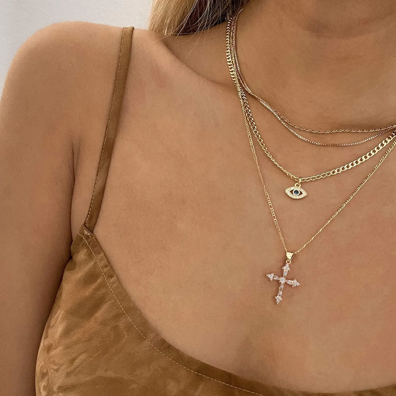 Cross Necklaces for Women, 14k Gold Plated Cross Necklace Cute Cross Peadant Necklace Simple Gold Choker Necklaces for Women Trendy Preppy Gold Jewelry