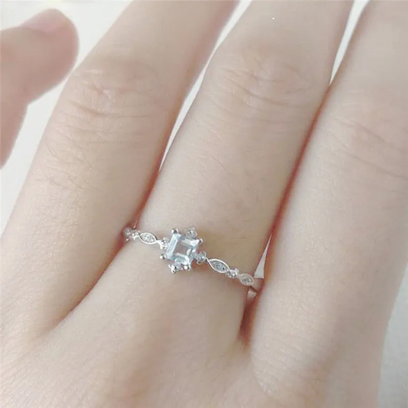 Dainty Blue Crystal Ring For Women Simple Style Square Engagement Finger Ladys Fashion Jewelry
