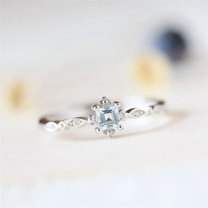 Dainty Blue Crystal Ring For Women Simple Style Square Engagement Finger Ladys Fashion Jewelry