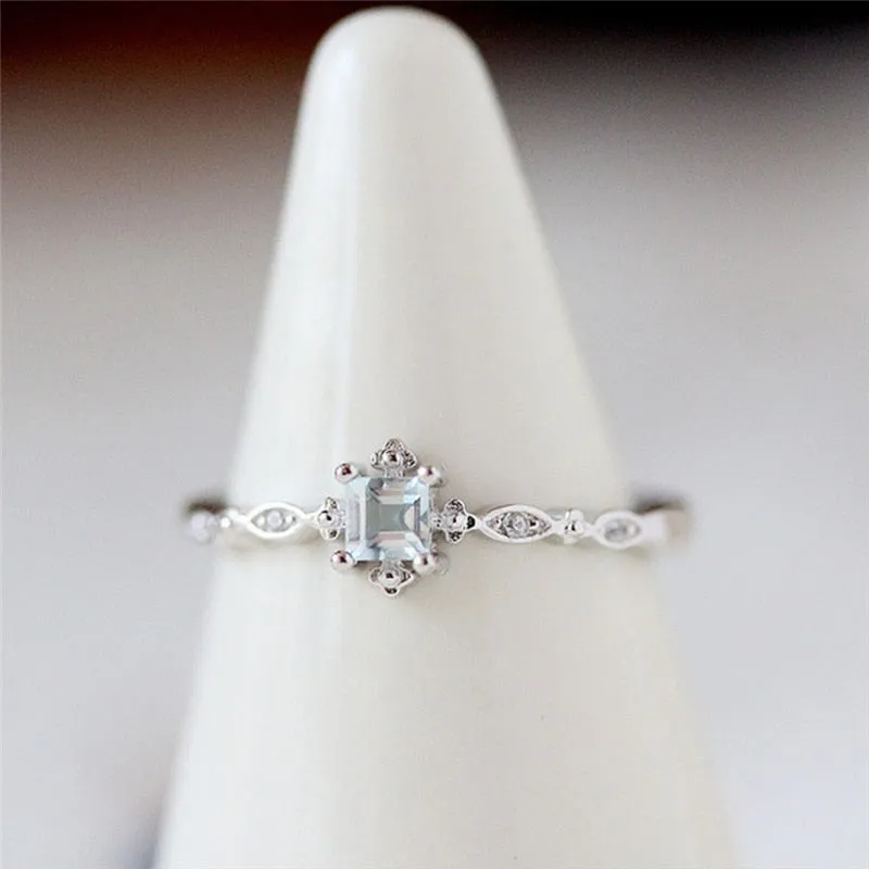 Dainty Blue Crystal Ring For Women Simple Style Square Engagement Finger Ladys Fashion Jewelry