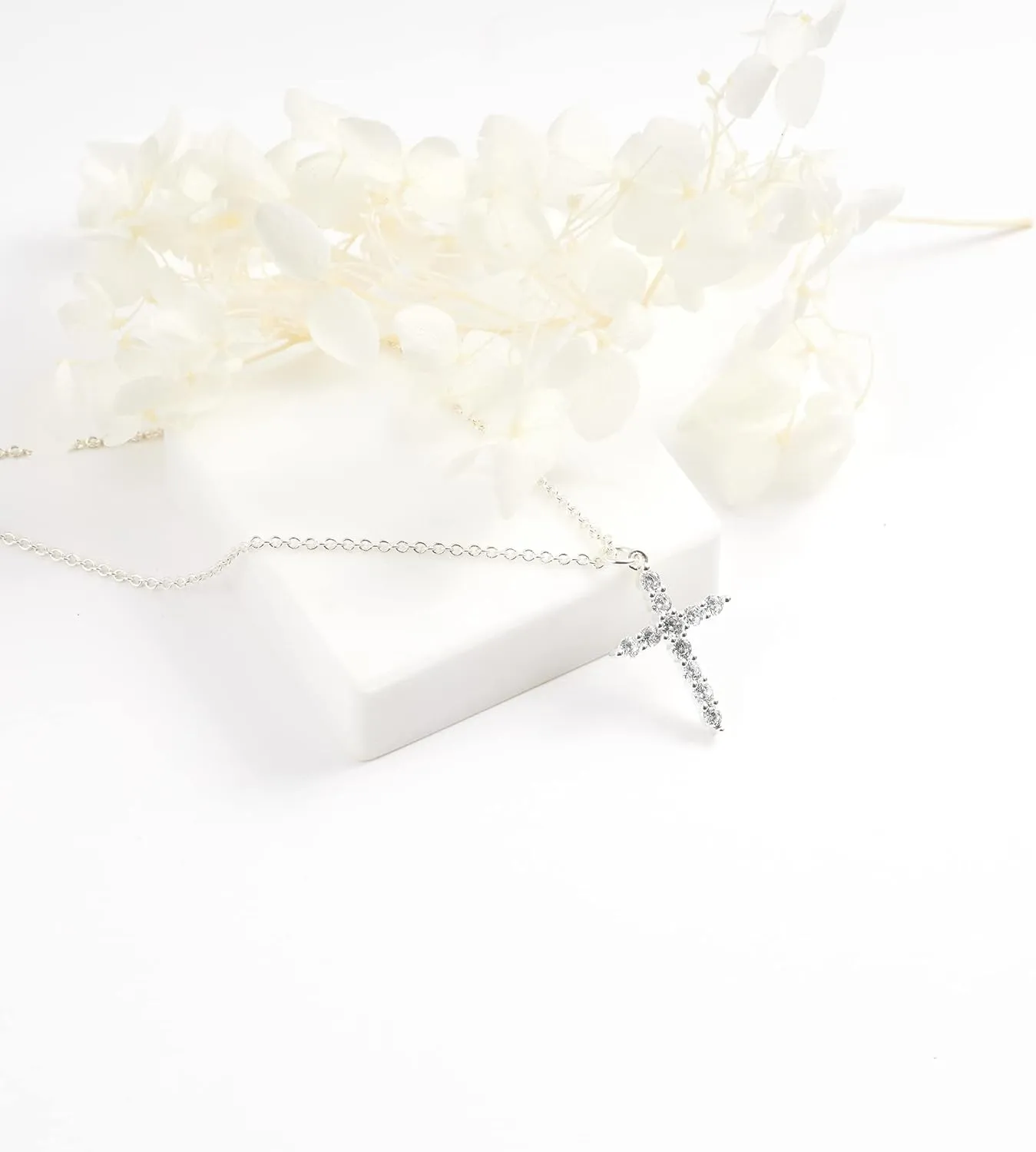 DEARMAY Dainty Cross Necklace for Women, Dainty 14k Gold Filled/Silver Cross Necklaces Simple Layered Small Cross Choker Necklace Thin Chain Necklaces Aesthetic Jewelry for Women Gift