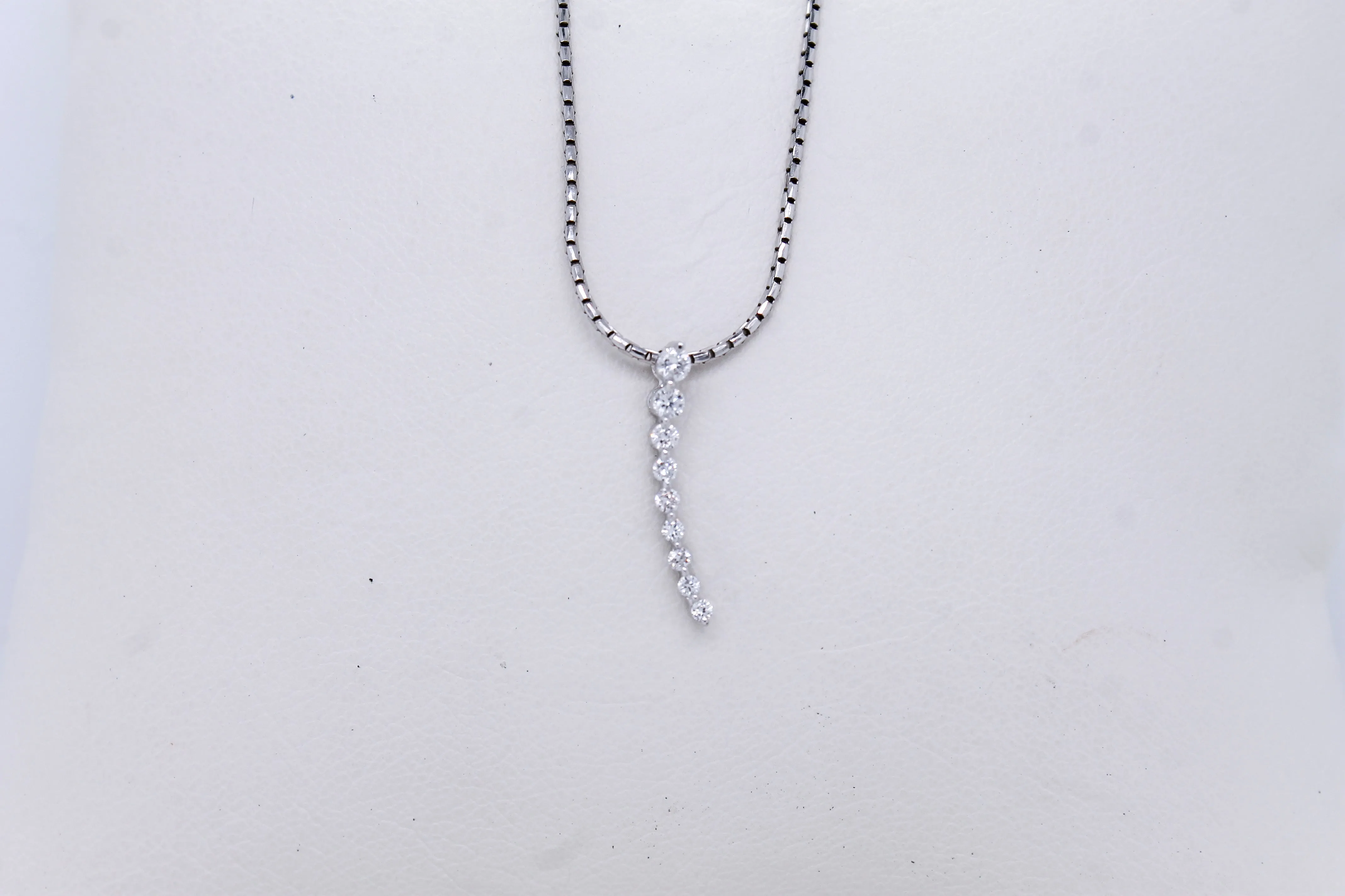 Diamond Drop Pendant 0.18 ct