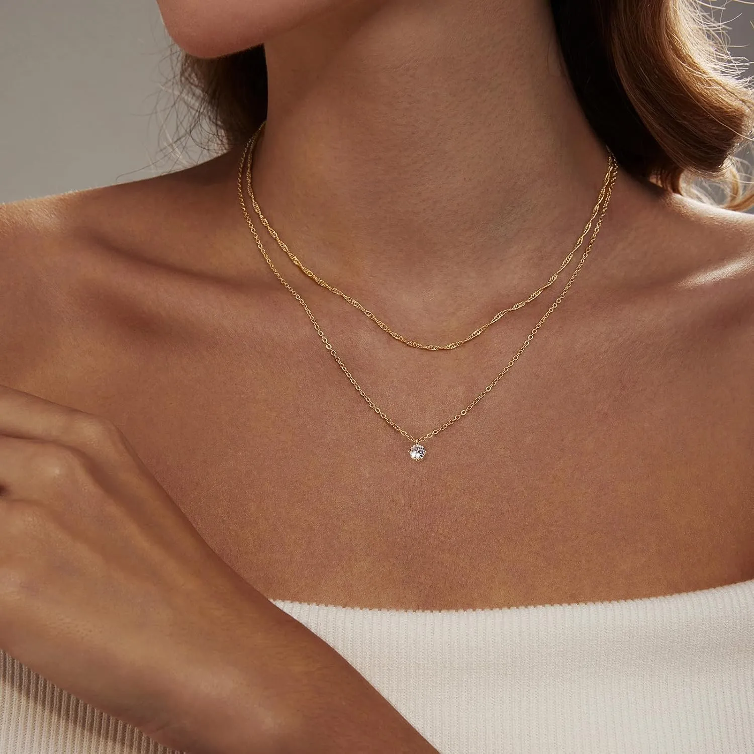 Diamond Pendant Necklace for Women, Dainty Gold Necklace 18k Gold Plated Paperclip Choker Necklaces Cute Open Oval Necklaces Simple Gold Necklace Jewelry Gifts for Women Trendy