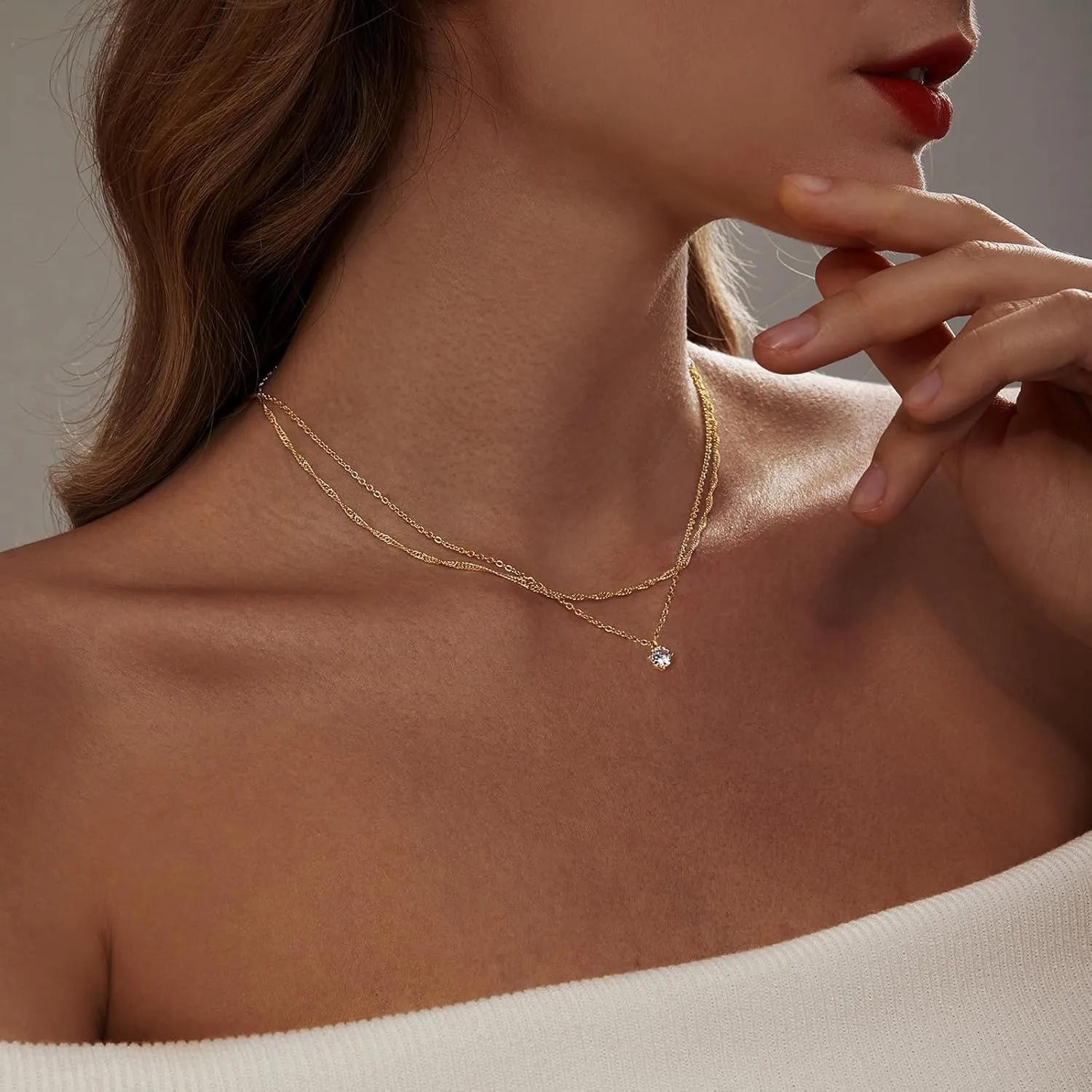 Diamond Pendant Necklace for Women, Dainty Gold Necklace 18k Gold Plated Paperclip Choker Necklaces Cute Open Oval Necklaces Simple Gold Necklace Jewelry Gifts for Women Trendy