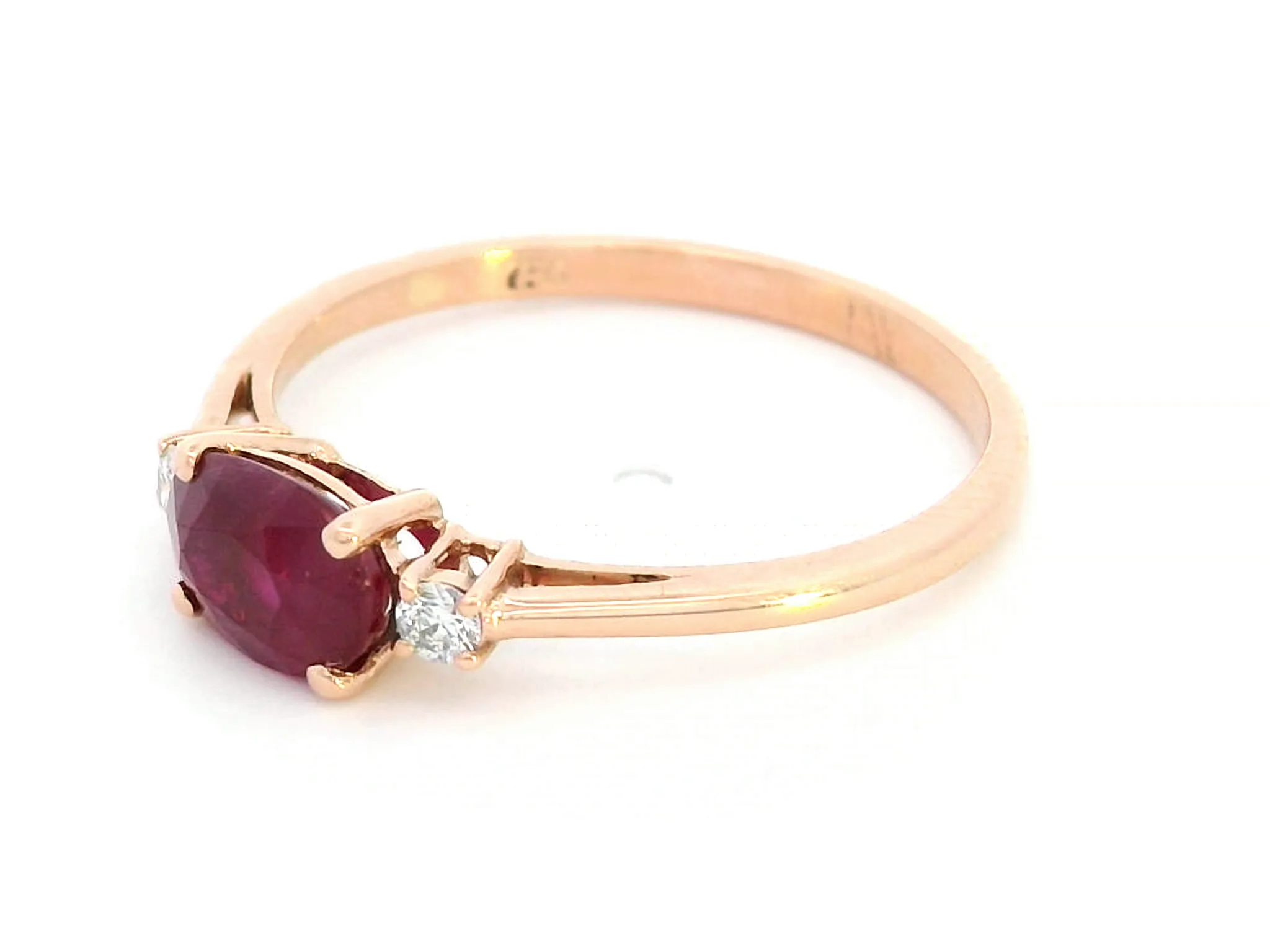 Exquisite 18K Gold Ruby and Diamond Ring (1.06ct Ruby | 0.06ct Diamonds)