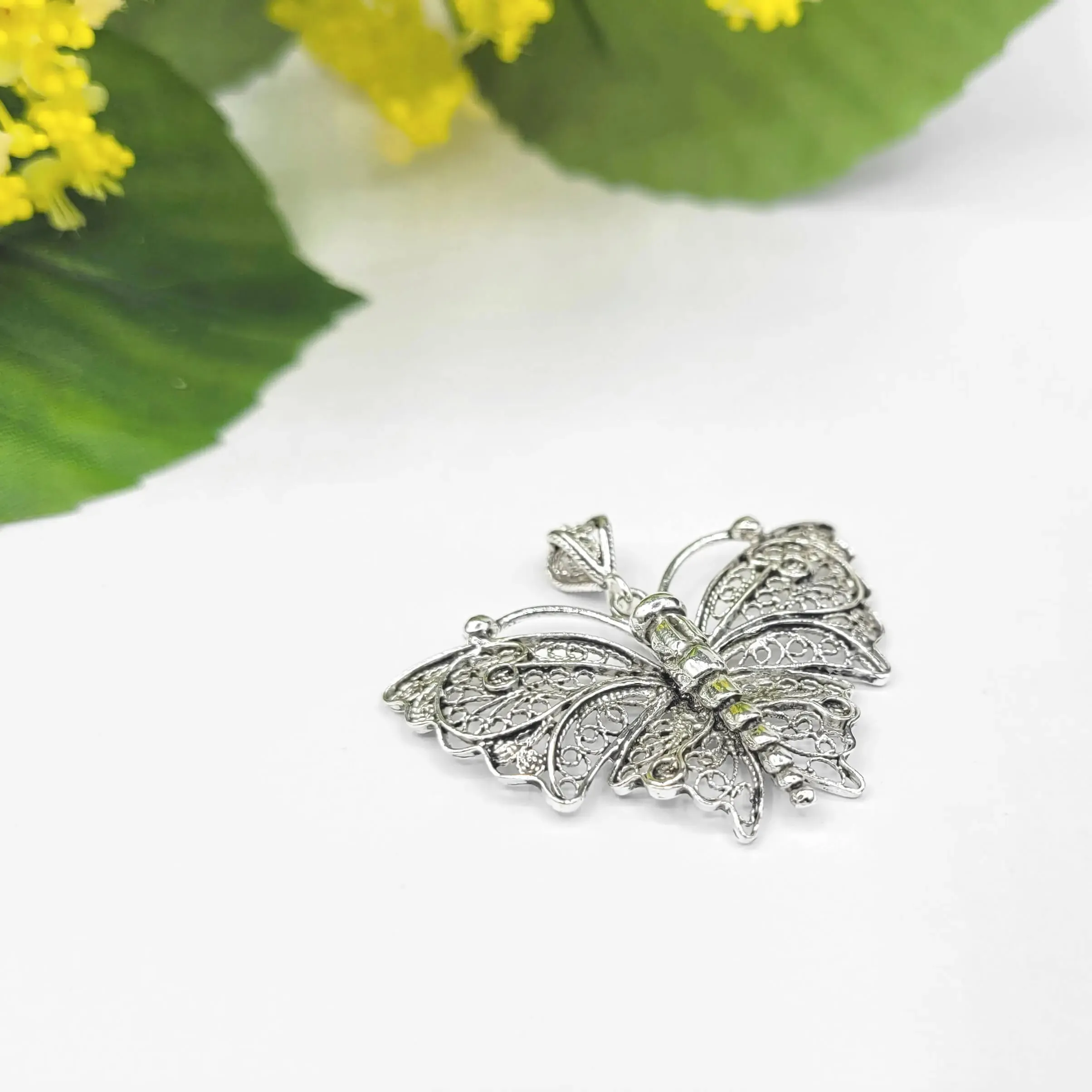 Filigree Art Butterfly Figured Women Silver Pendant Necklace