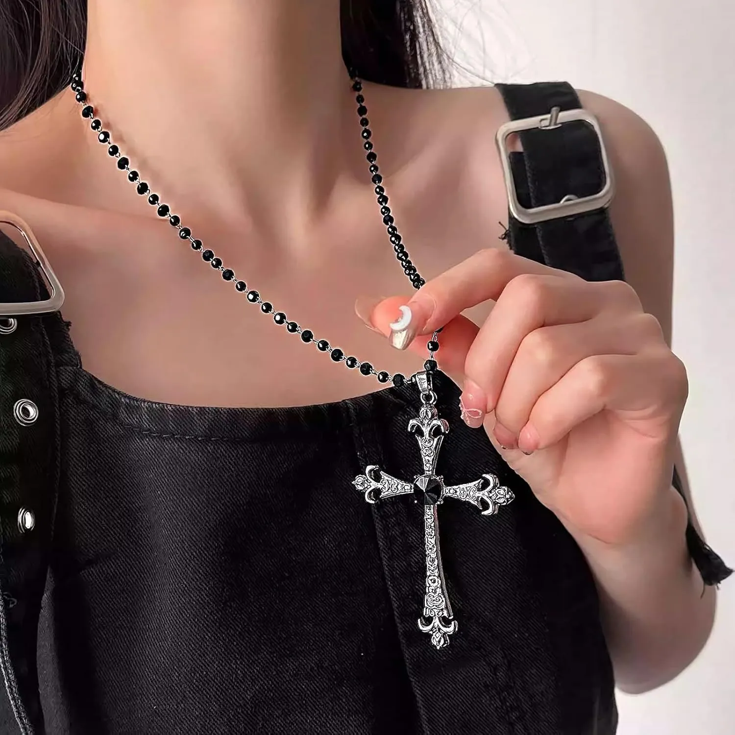 Gothic Cross Necklace for Women Exaggerate Large Cross Pendant Necklace Gothic Layered Choker Necklaces Punk Goth Emo Grunge Y2k Necklaces for Women