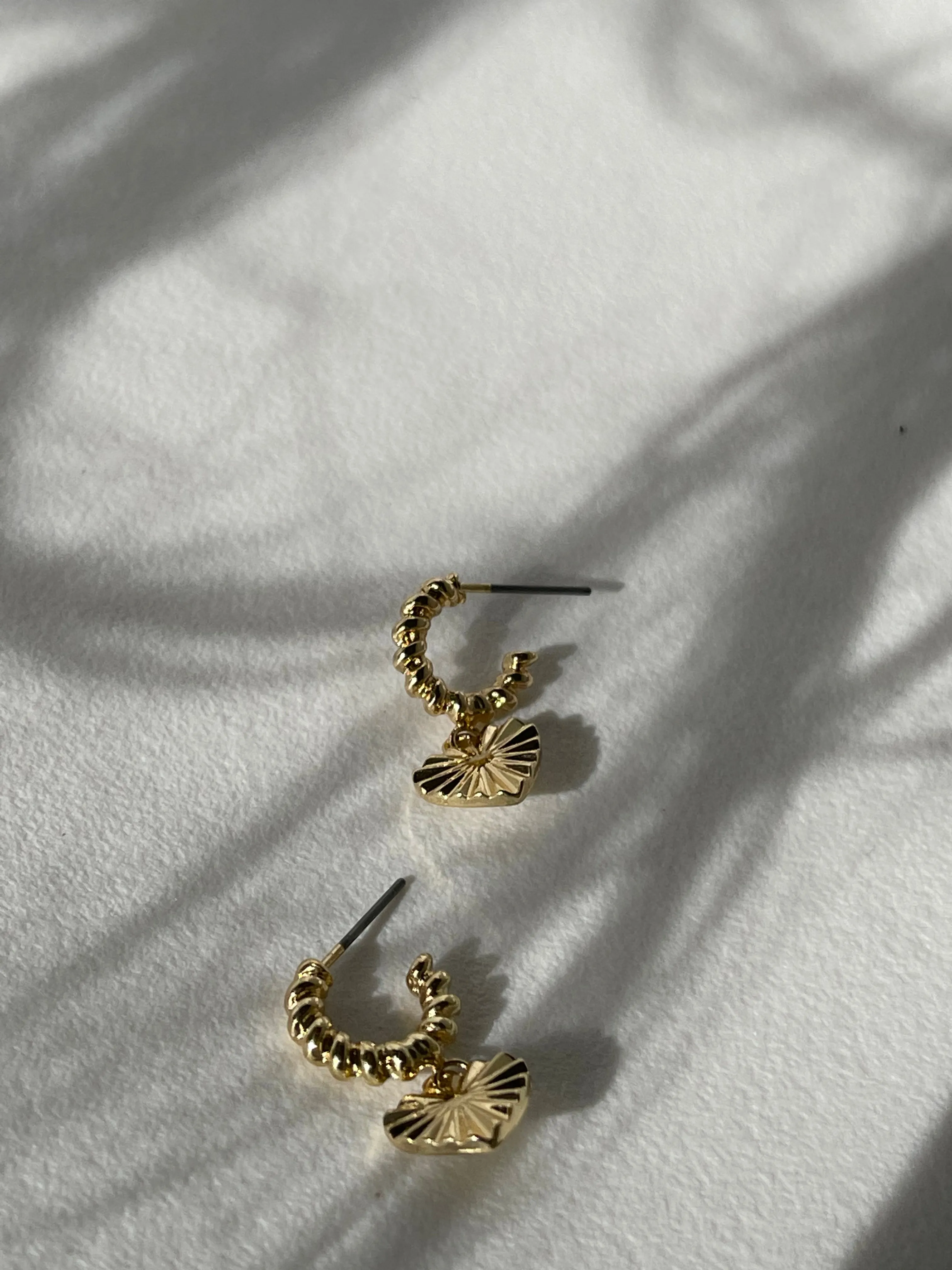 Heart Drop Sunburst Hug Hoop Earring In Gold
