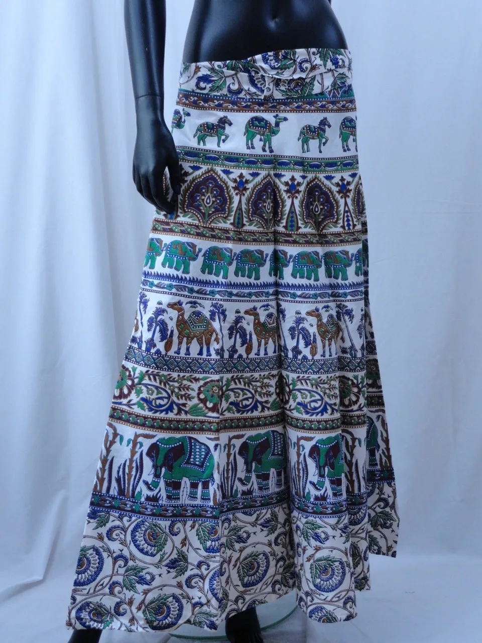 Indian boho, wraparound skirt. Cotton batik skirt. Maxi, long, black,, white, green. Artikrti.