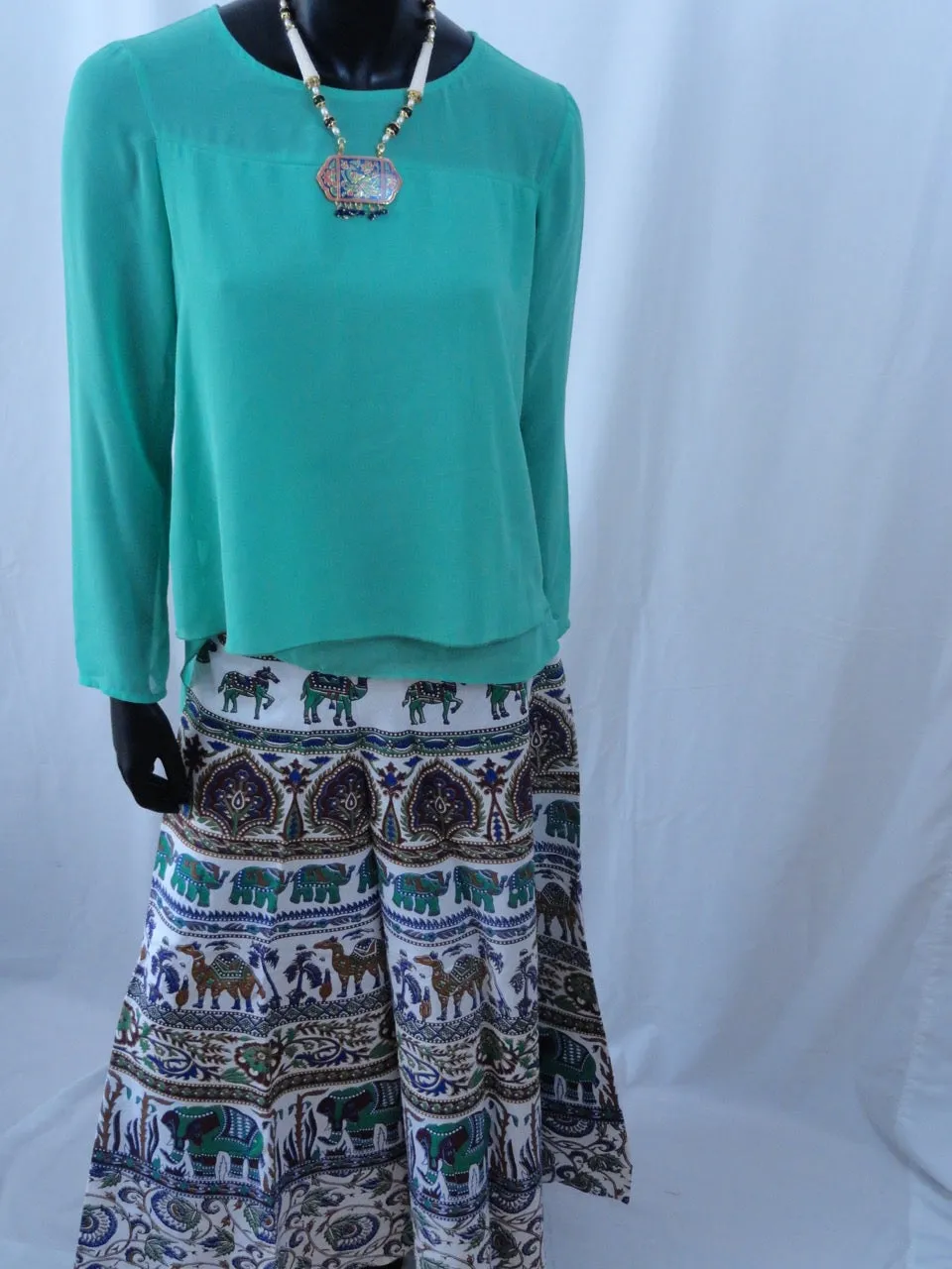 Indian boho, wraparound skirt. Cotton batik skirt. Maxi, long, black,, white, green. Artikrti.
