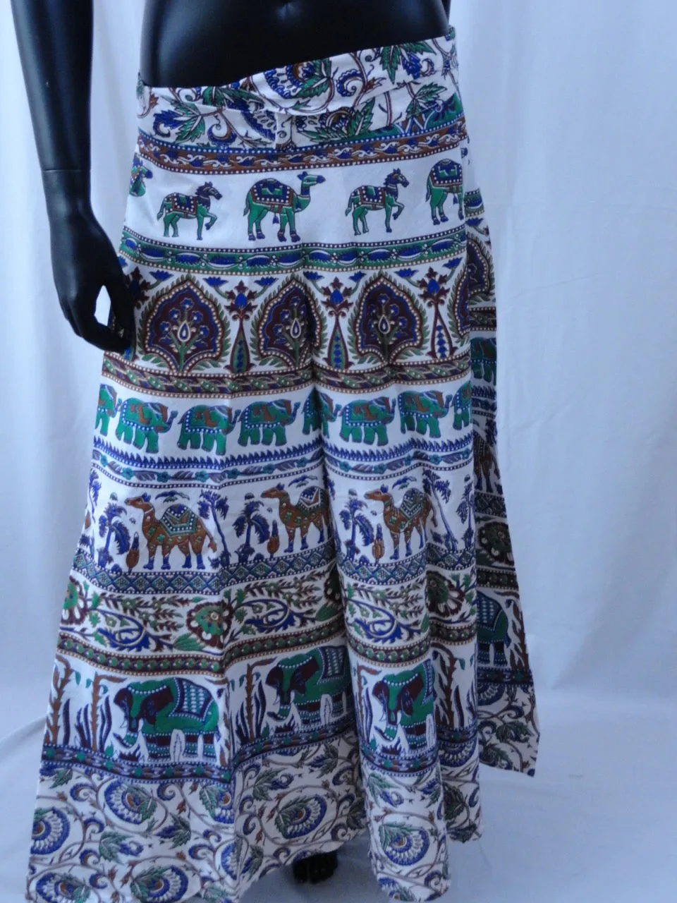 Indian boho, wraparound skirt. Cotton batik skirt. Maxi, long, black,, white, green. Artikrti.
