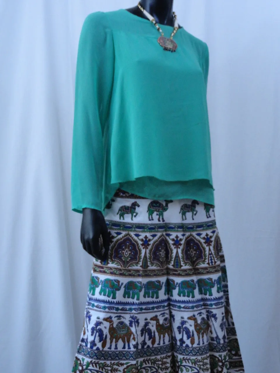 Indian boho, wraparound skirt. Cotton batik skirt. Maxi, long, black,, white, green. Artikrti.