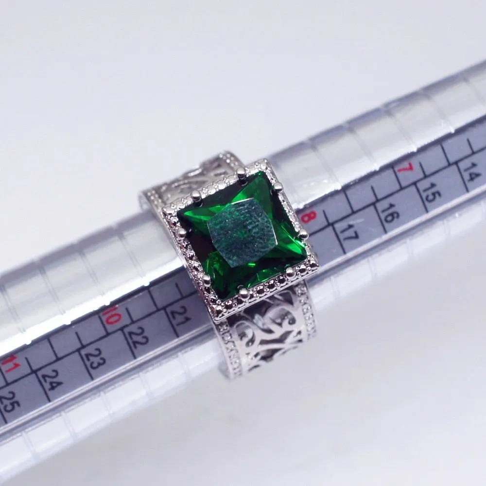 Intricate Swirls Patterned Green Stone Ring