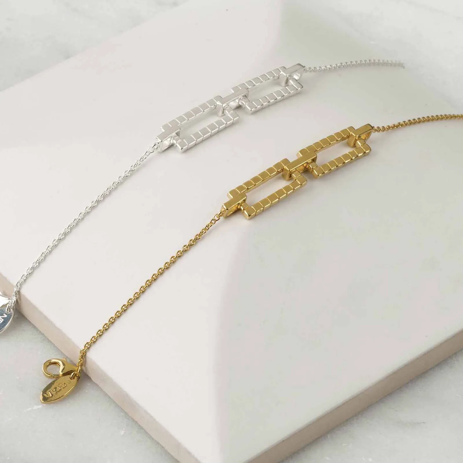 Laura Gold Cube Bracelet