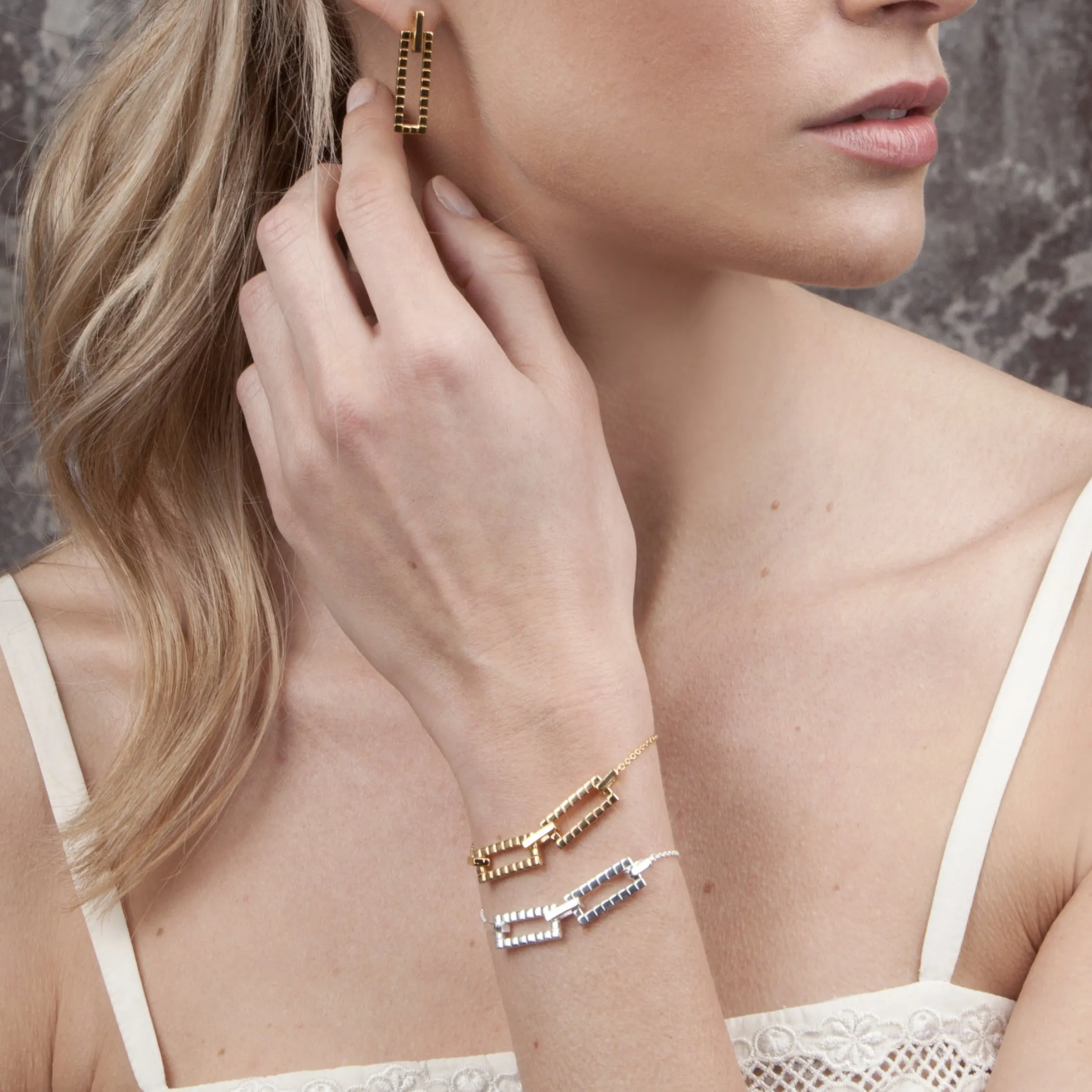 Laura Gold Cube Bracelet