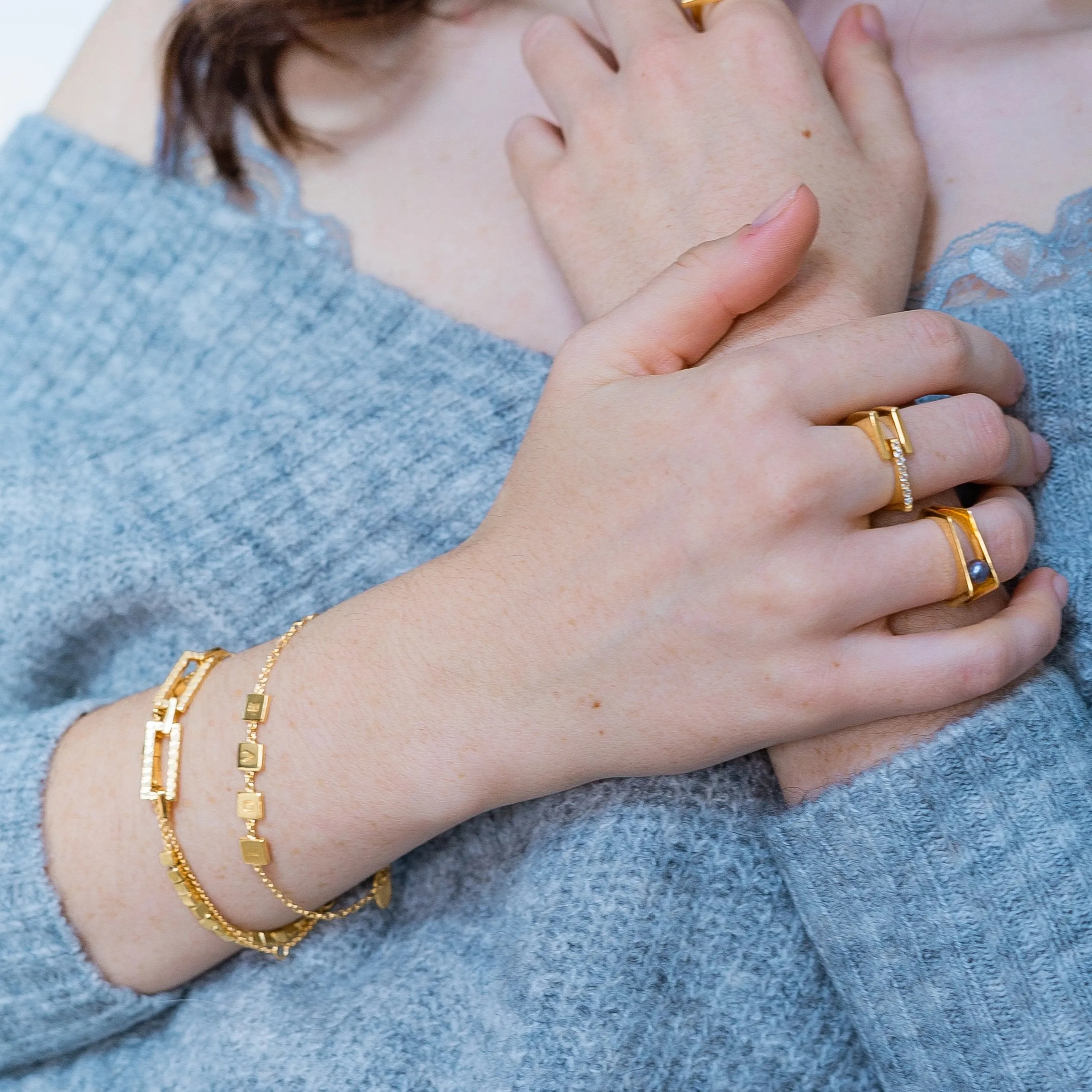 Laura Gold Cube Bracelet