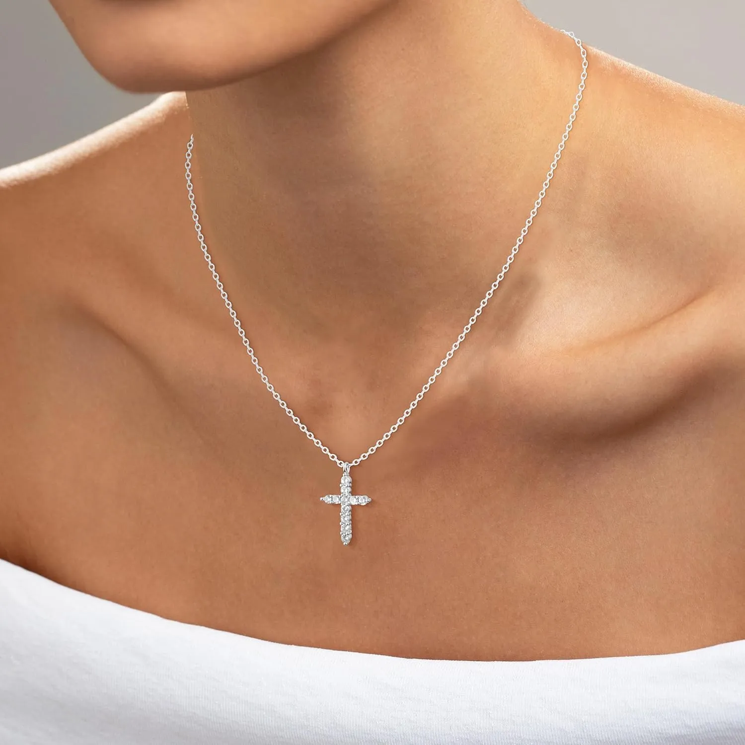 Layered Cross Necklace for Women,14K Gold Plated/Sterling Silver Plated Choker Necklaces for Women Stack Simple Cross Pendant Necklaces Jewelry for Women Trendy