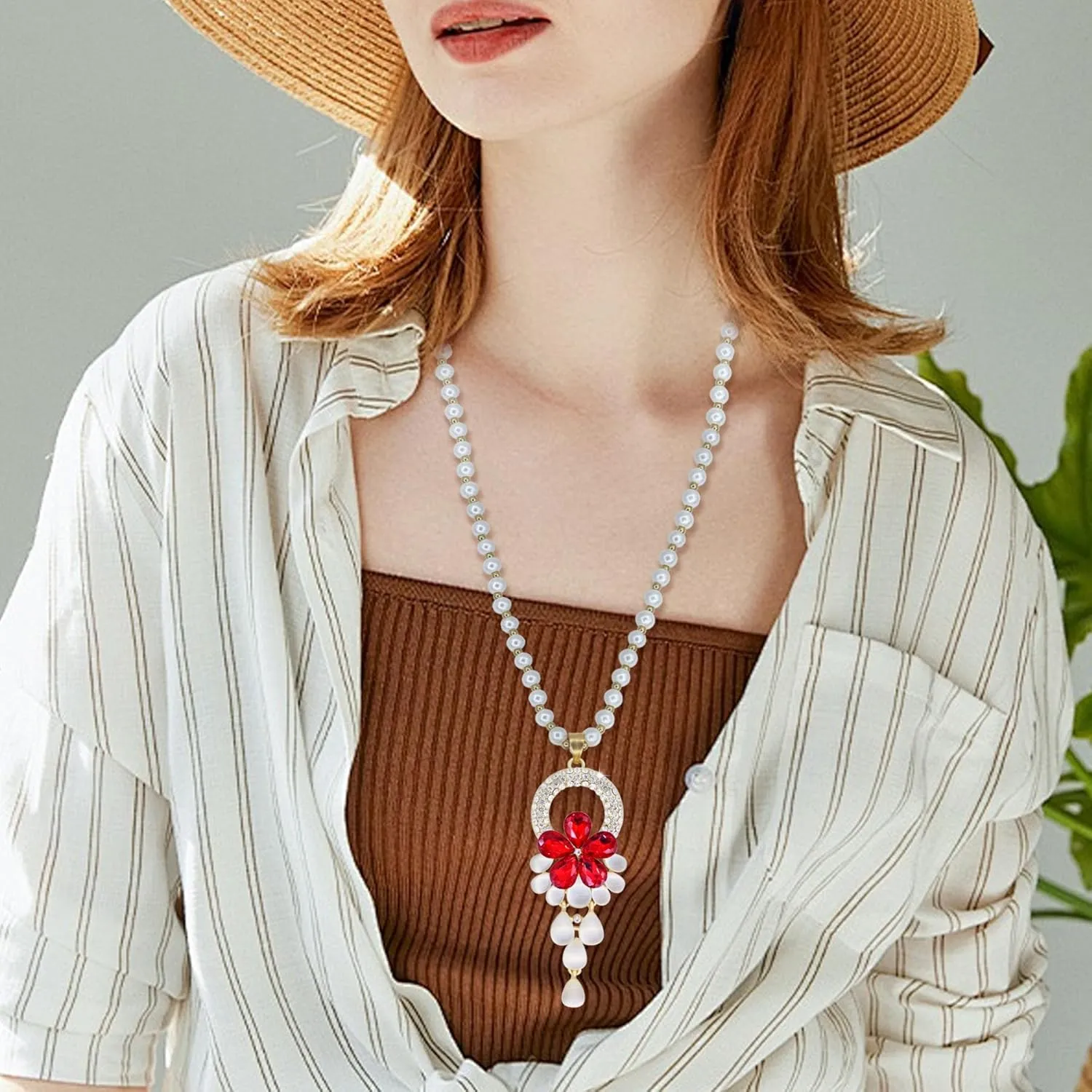 Long Crystal Flower Pearl Pendant Necklace for Women Rhinestone Floral Necklaces Pearl Beaded Necklaces Gold Sweater Statement Necklace Fashion Jewelry for Women