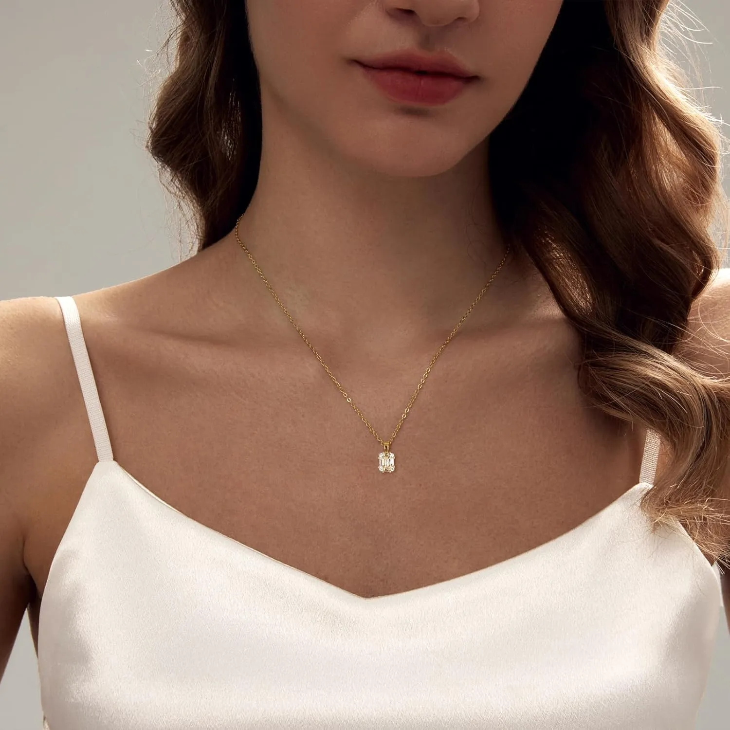 Luxval Diamond Pendant Gold Necklace for Women??Dainty 18k Gold Plated Choker Necklaces Simple Gold Jewelry Gifts for Women Girls