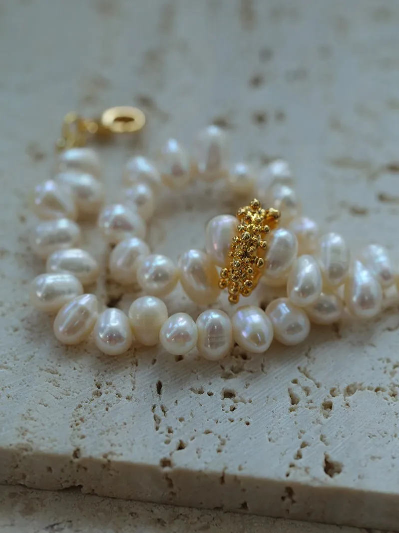 Minimalist Staggered Pearl Bracelet