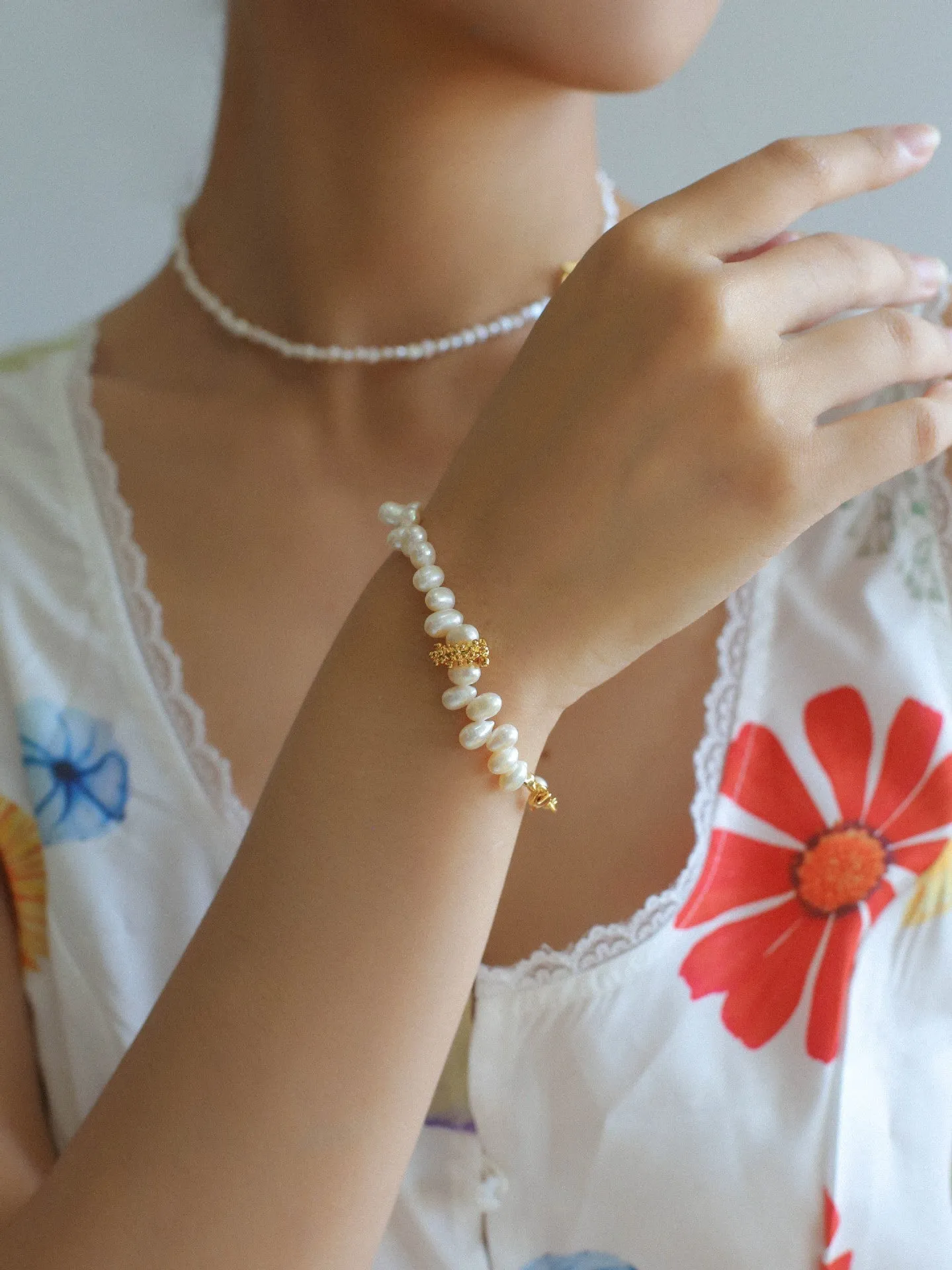 Minimalist Staggered Pearl Bracelet