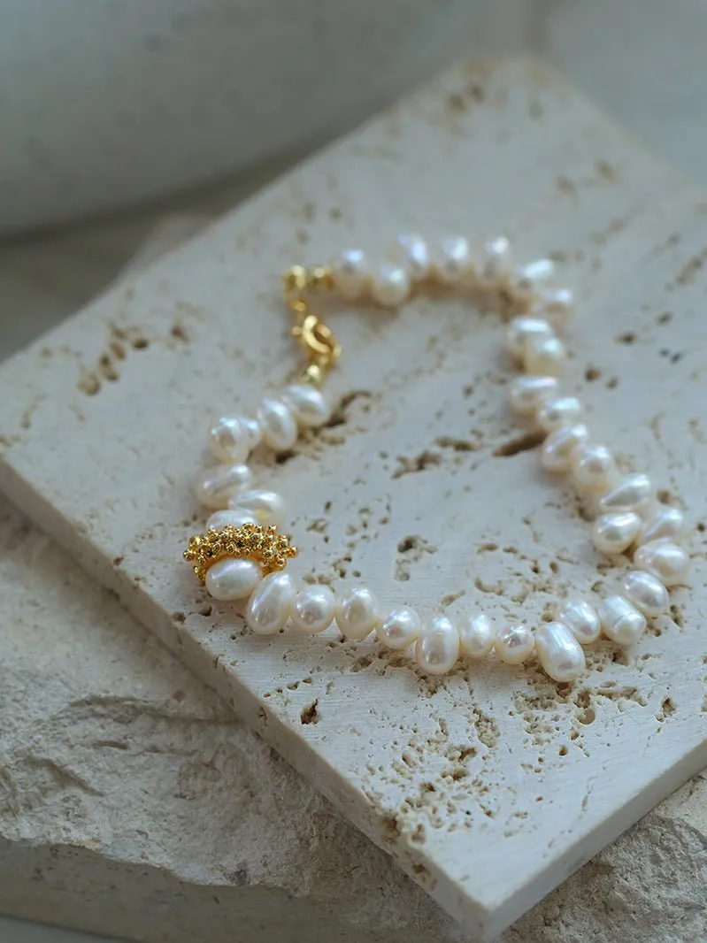 Minimalist Staggered Pearl Bracelet