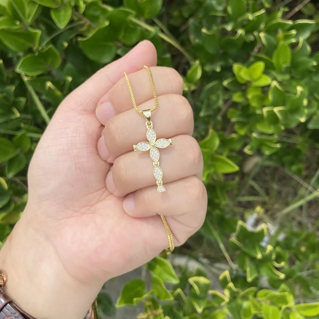 MISS RIGHT Cross Necklace, 18K Gold Silver Plated Cubic Zirconia Cross Necklace for Women | Cross Faith Pendant Necklaces Trendy Stainless Steel Minimalist Jewelry Gifts Gold Mens Cross Necklaces