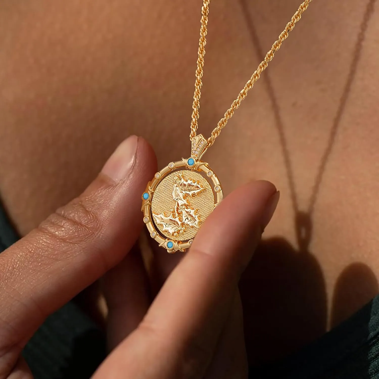 MTMY Birth Flower Necklaces for Women 14K Gold Plated Birth Flower with Birthstone Chunky Reversible Rotatable Disc Pendant Necklaces Jewelry