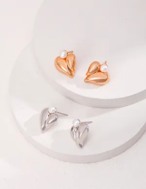 Natural Pearl Heart Stud