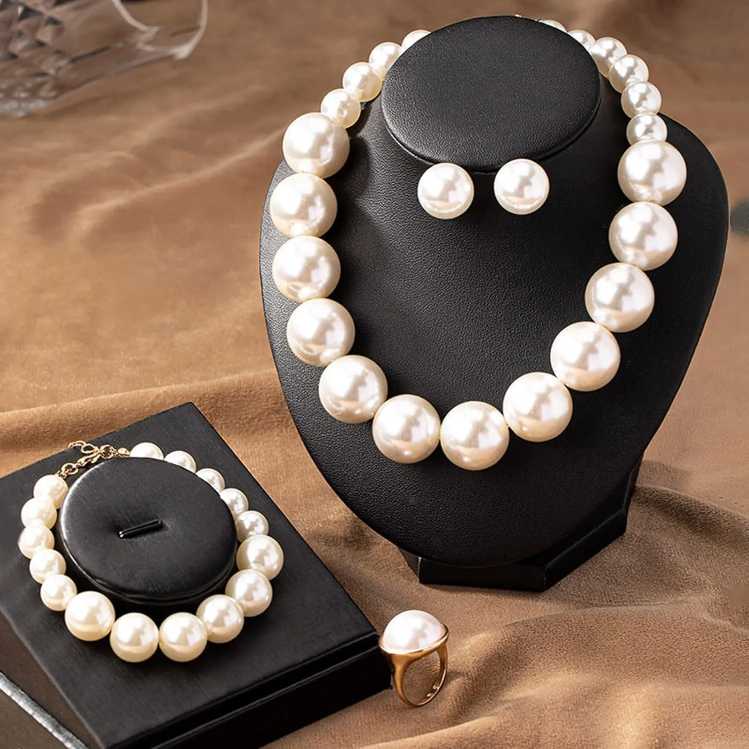 Pearl Necklace and Earring Set Pearl Wedding Jewelry Set for Women Chunky Pearls Choker Necklaces Stud Earrings Bride Bridesmaid Wedding Jewelry Gifts