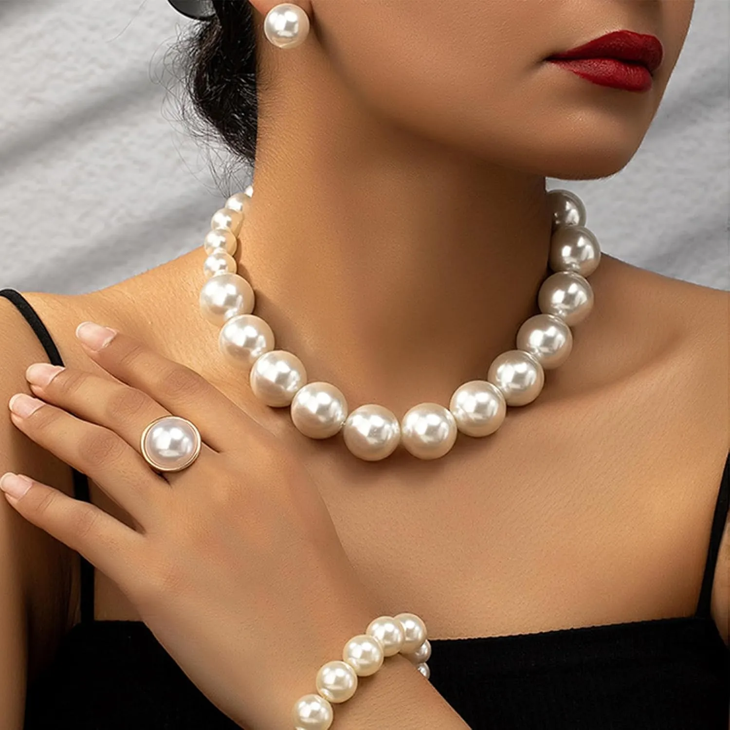 Pearl Necklace and Earring Set Pearl Wedding Jewelry Set for Women Chunky Pearls Choker Necklaces Stud Earrings Bride Bridesmaid Wedding Jewelry Gifts