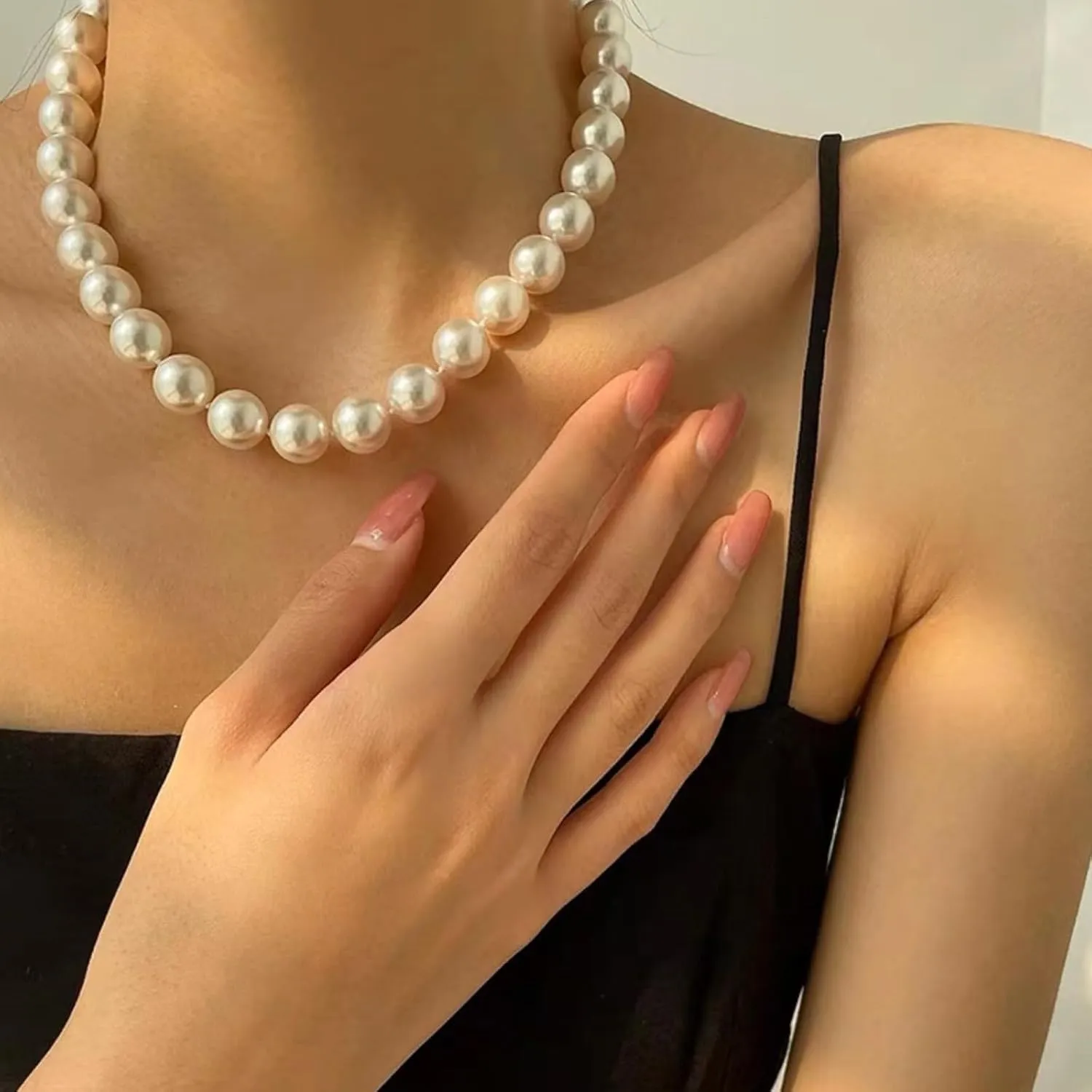 Pearl Necklace and Earring Set Pearl Wedding Jewelry Set for Women Chunky Pearls Choker Necklaces Stud Earrings Bride Bridesmaid Wedding Jewelry Gifts