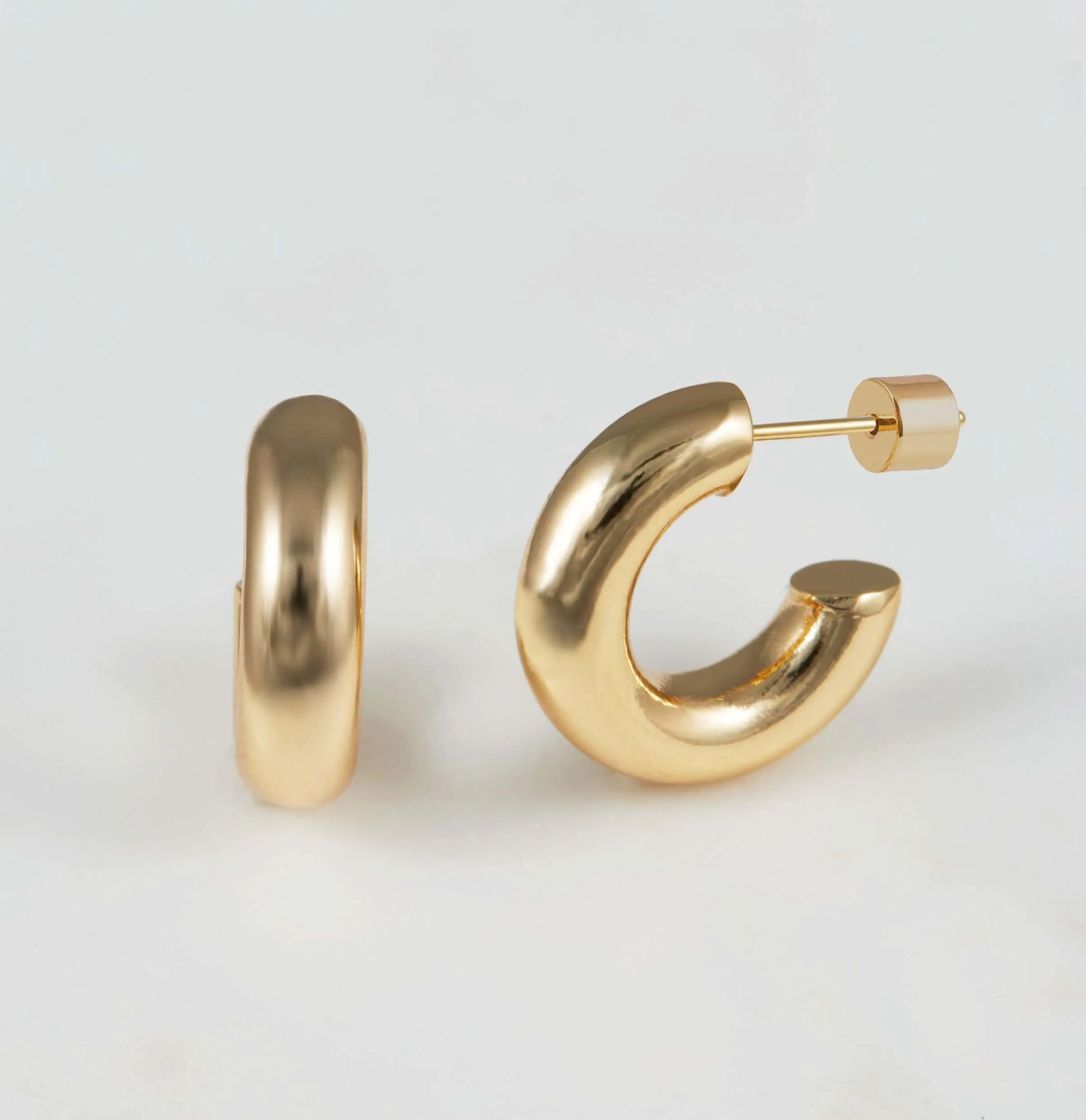 Rumi Hoop in Gold