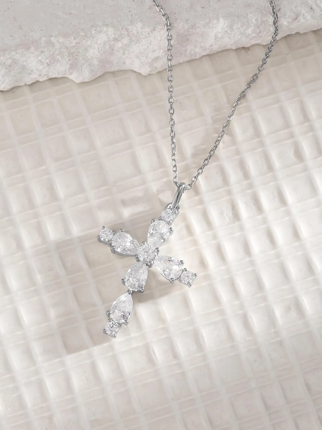 S.Leaf Cross Necklace for Women Gold Diamond Cross Necklaces for Women Sterling Silver Cross Pendant Necklaces for Women Birthday Anniversary