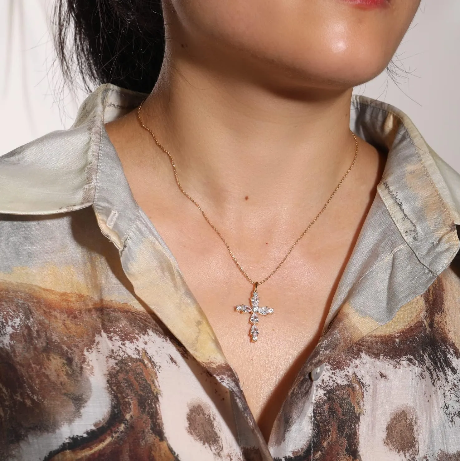 S.Leaf Cross Necklace for Women Gold Diamond Cross Necklaces for Women Sterling Silver Cross Pendant Necklaces for Women Birthday Anniversary